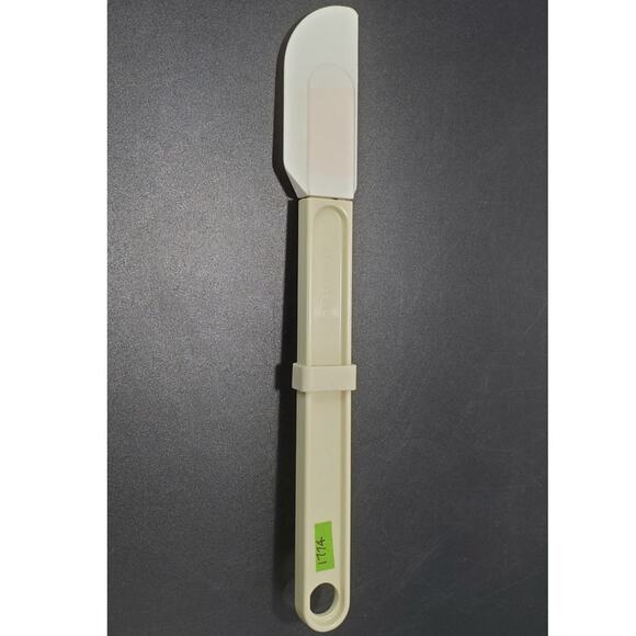 TUPPERWARE Vintage Narrow Spatula 1774 - Picture 1 of 3